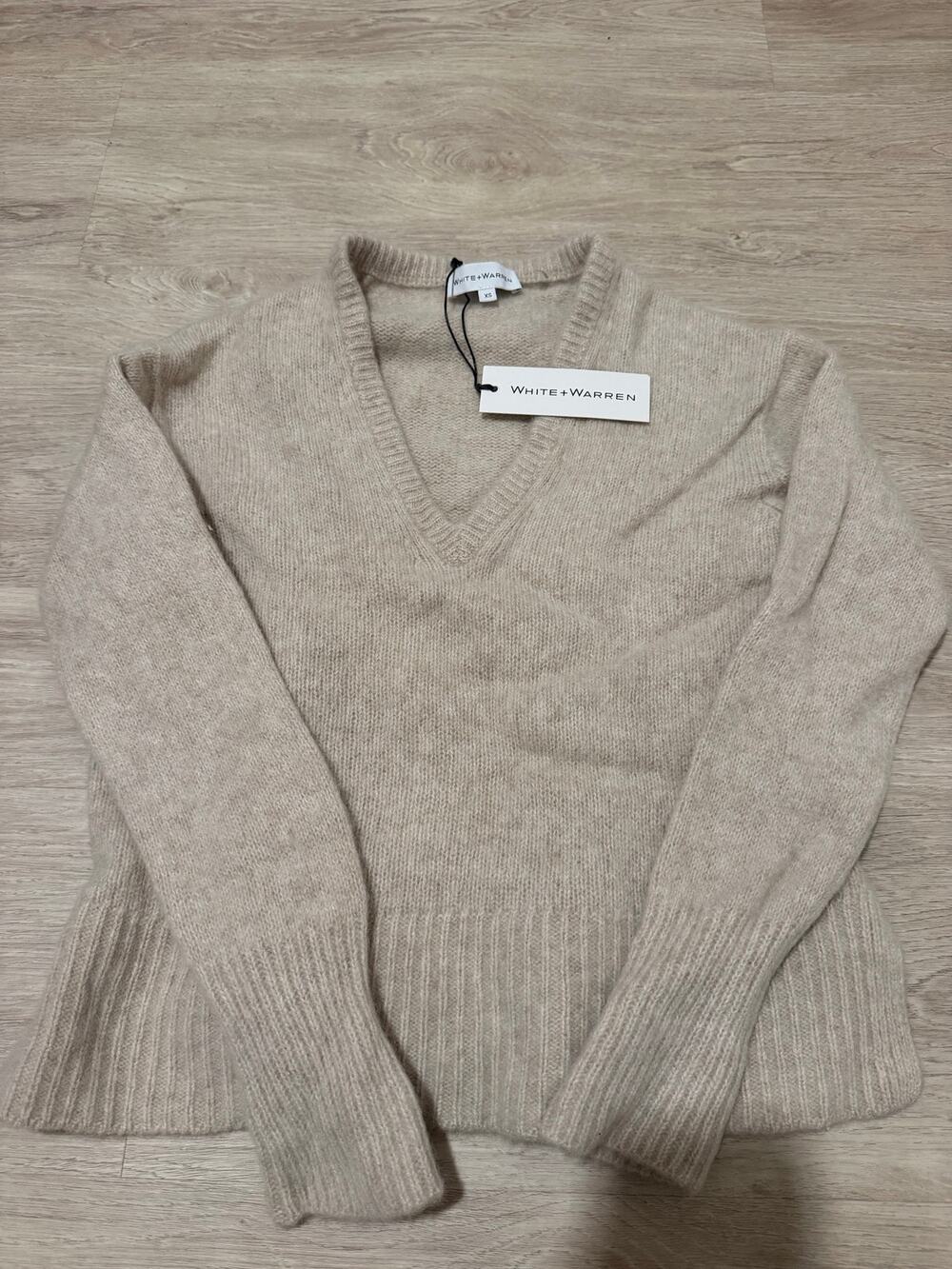 White + Warren Cashmere Featherweight V-Neck Sweater Toffee Heather XS NWT